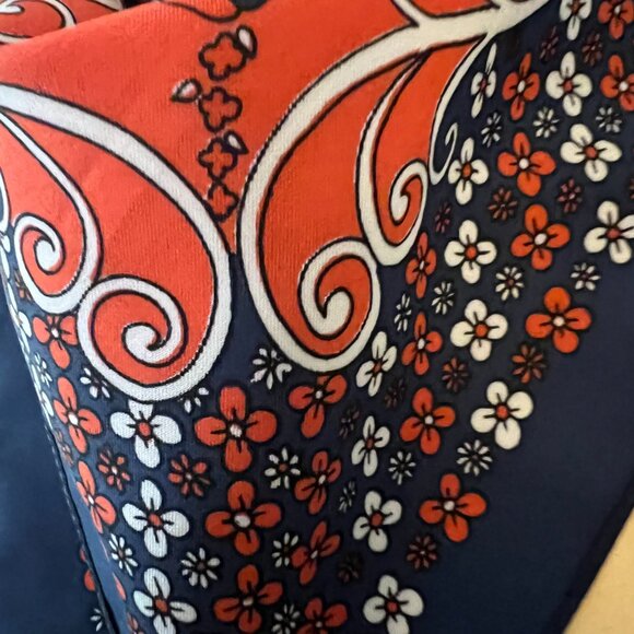 Vintage Scarf - Floral Pattern in Red White and Blue - Picture 5 of 5